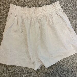 Vuori Women's High Waist Cream Shorts